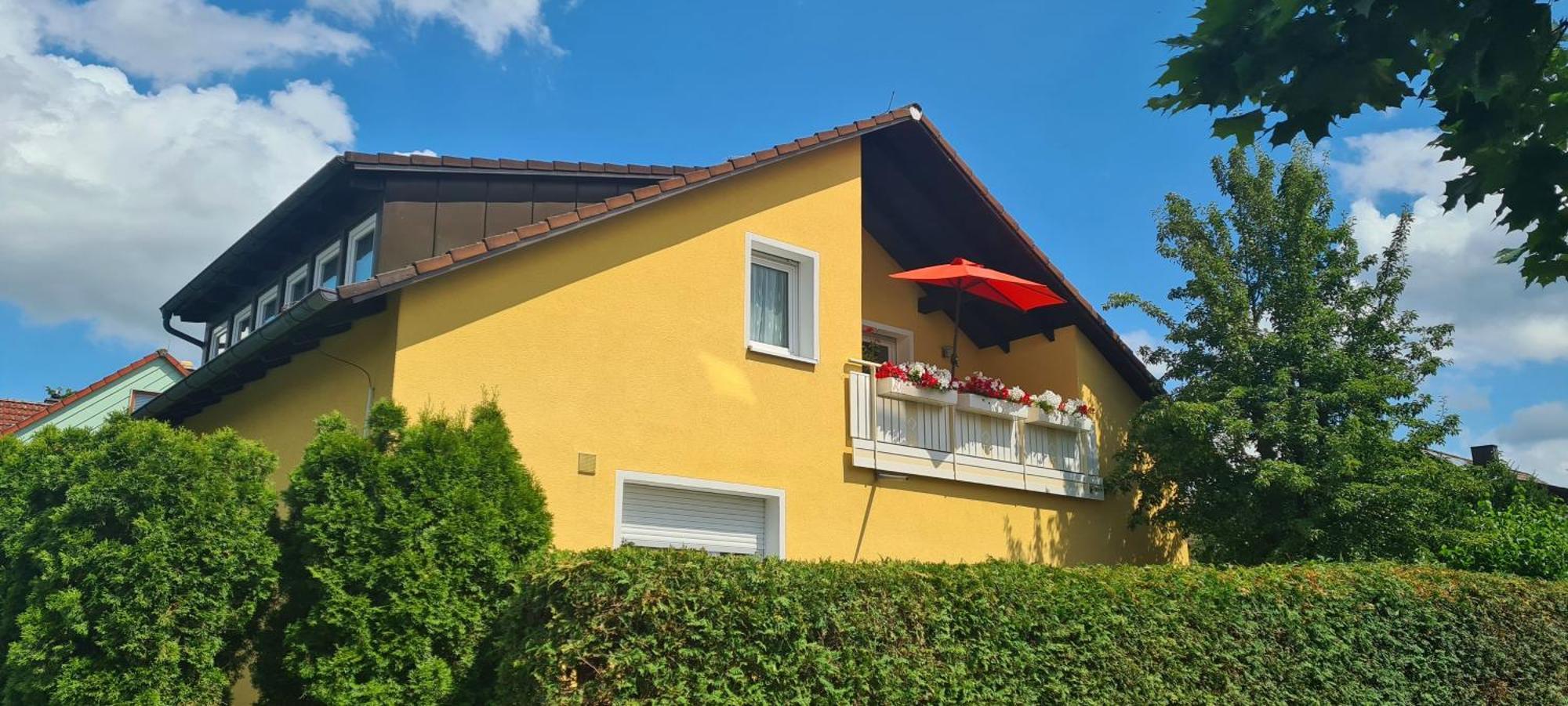 Gemuetliche 120 Qm Ferienwohnung Mit Balkon Adelsdorf Esterno foto