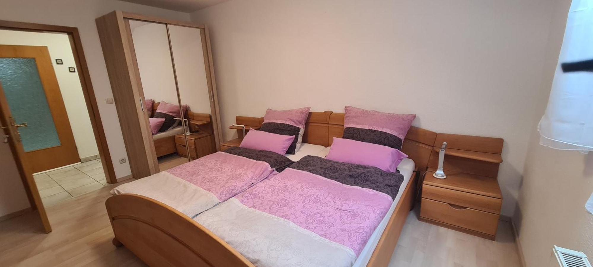 Gemuetliche 120 Qm Ferienwohnung Mit Balkon Adelsdorf Esterno foto